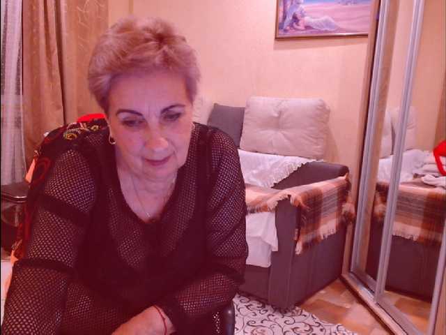 Kira9476 live cam on BongaCams