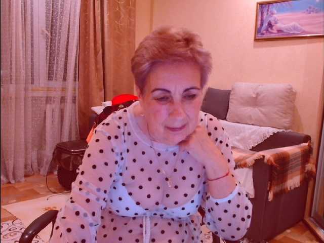 Kira9476 live cam on BongaCams