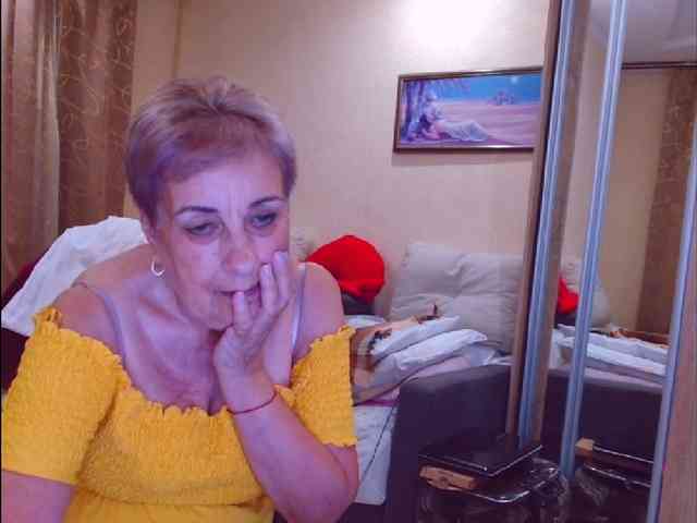Kira9476 Live Webcam on BongaCams