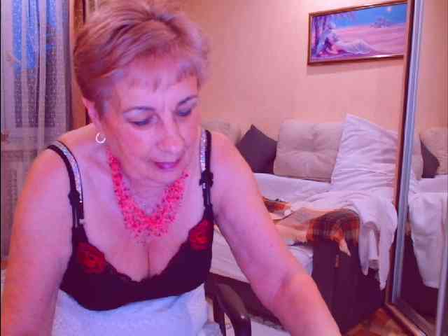 Victoria5643 webcam