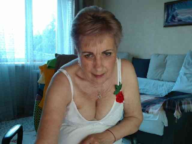 Victoria5643 webcam