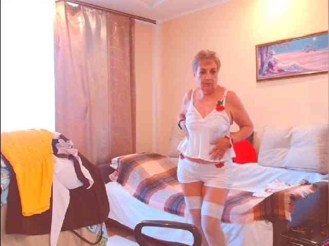 Victoria5643 webcam