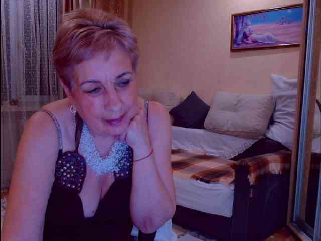 Victoria5643 webcam