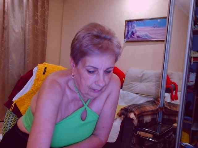 Kira9476 Live Webcam on BongaCams