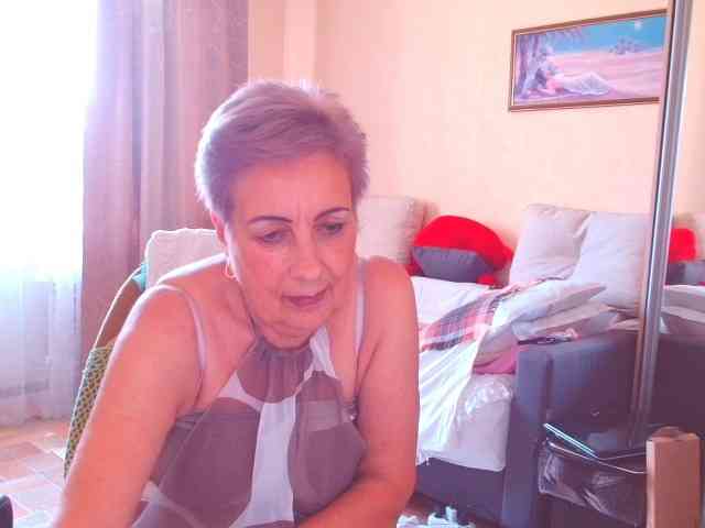 Victoria5643 webcam