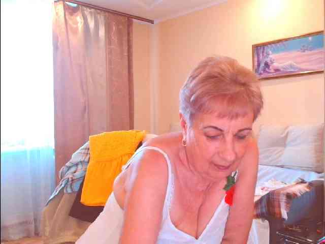 Victoria5643 webcam