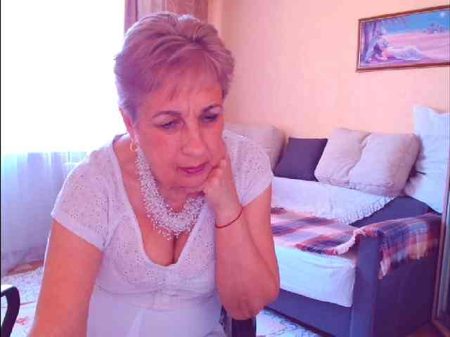 Victoria5643 webcam