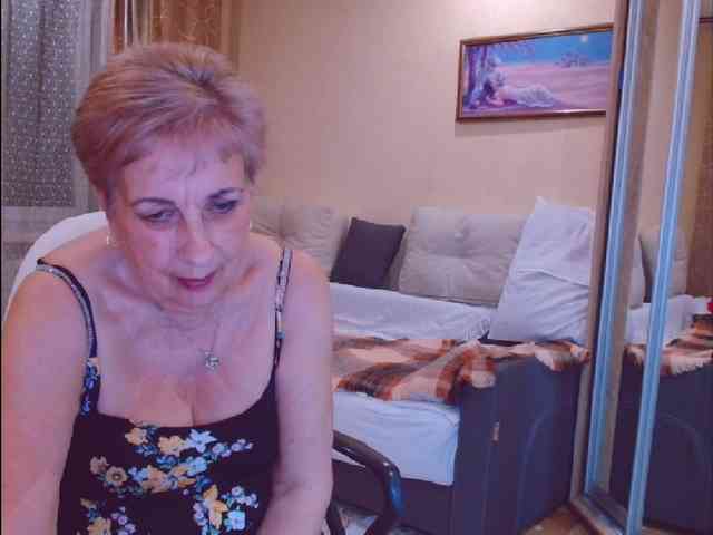 Victoria5643 webcam