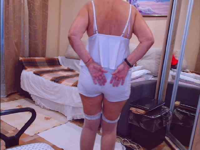 Victoria5643 webcam