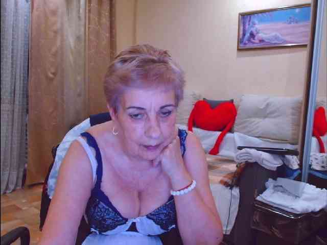 Victoria5643 webcam