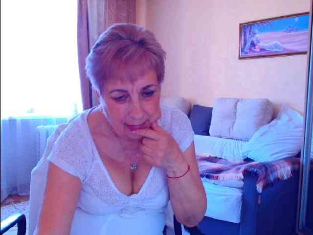Victoria5643 webcam