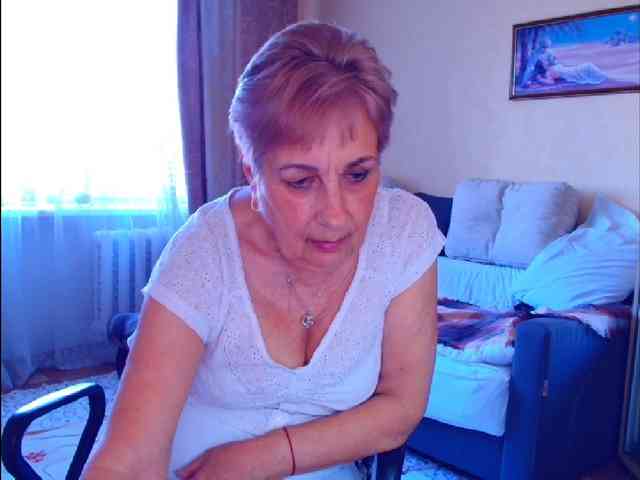 Victoria5643 webcam