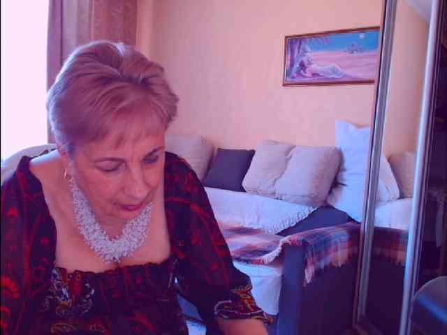 Victoria5643 webcam