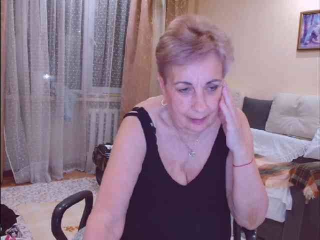 Victoria5643 webcam