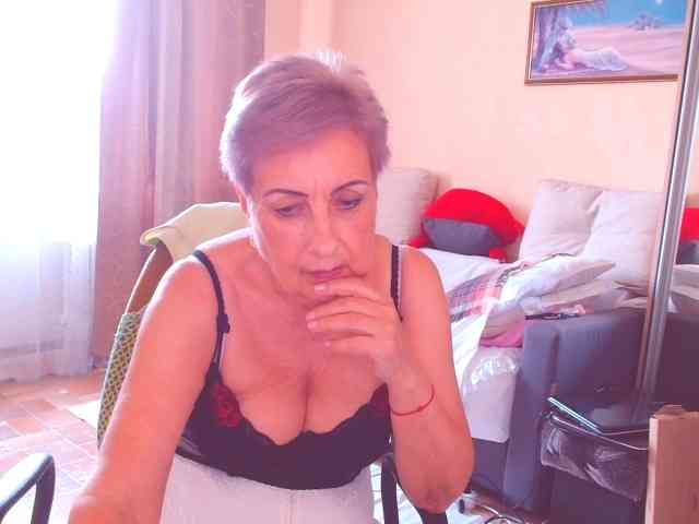 Victoria5643 webcam