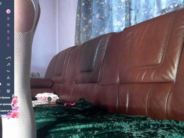 LiLR3beca live cam on BongaCams
