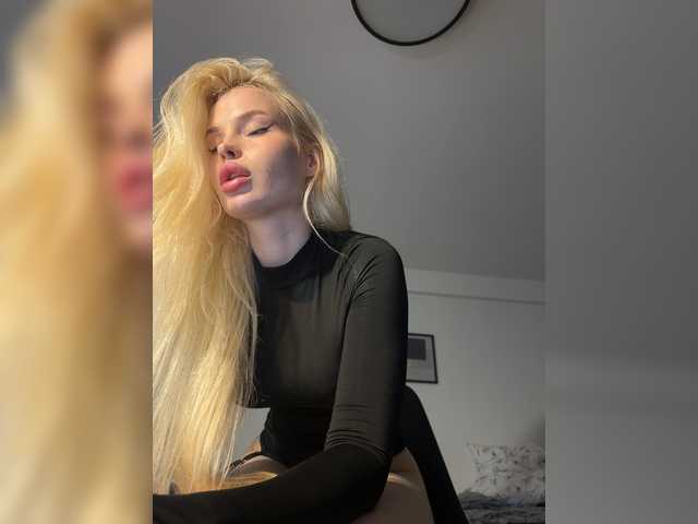 VladaMais live cam on BongaCams