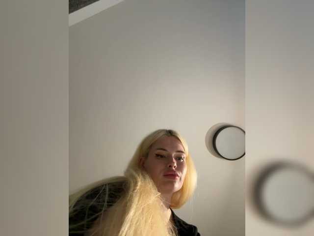 VladaMais live cam on BongaCams