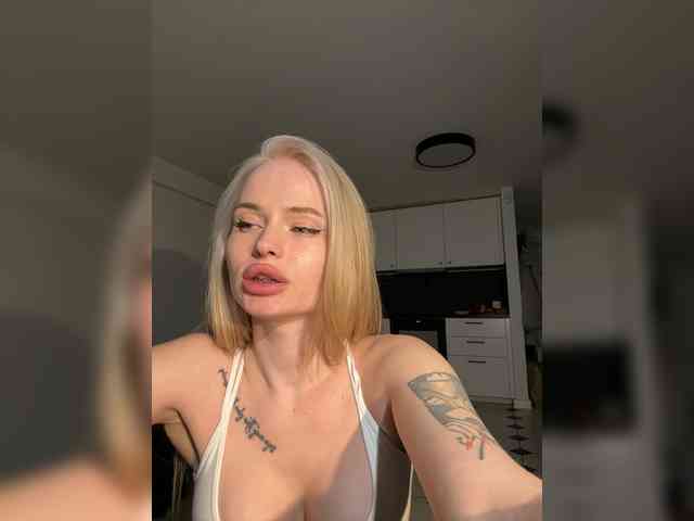 strip chat nude VladaMais