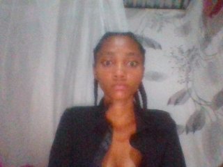 Monicaxa's Live Webcam