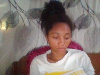 Monicaxa's Live Webcam
