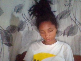 Monicaxa's Live Webcam