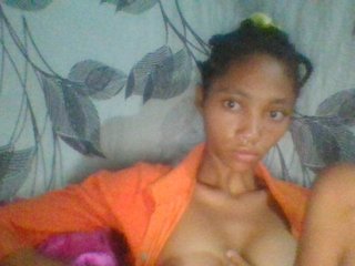 Monicaxa's Live Webcam