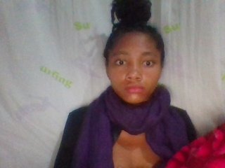 Monicaxa's Live Webcam