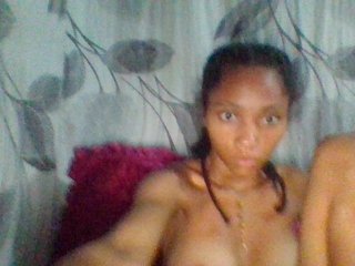 Monicaxa's Live Webcam