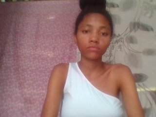 Monicaxa's Live Webcam