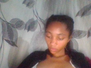Monicaxa's Live Webcam
