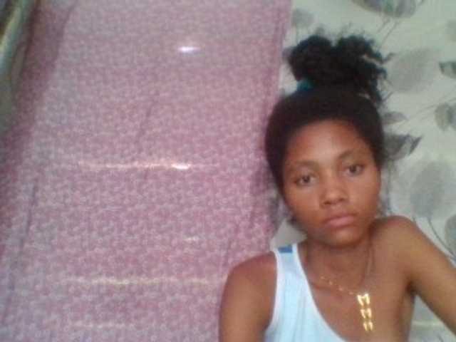 Monicaxa live cam preview