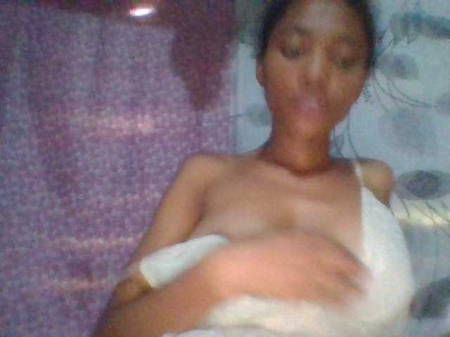 Monicaxa live cam on BongaCams