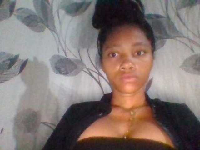 Monicaxa live cam preview