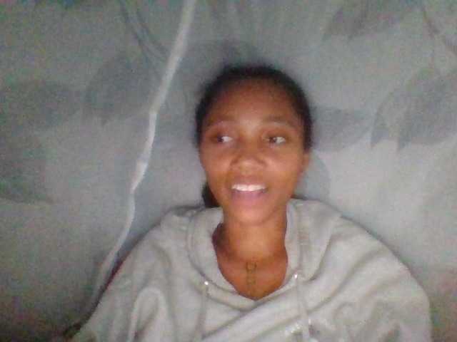 Monicaxa live cam preview