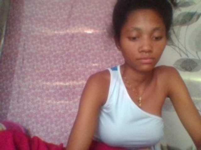 Monicaxa live cam preview