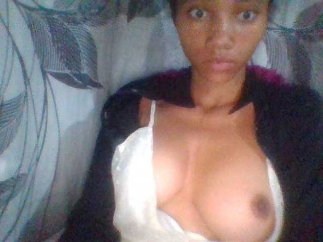 Monicaxa live cam on BongaCams