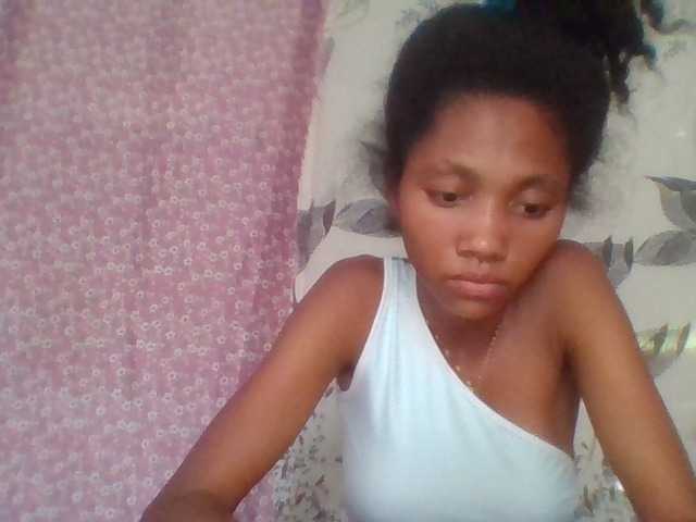Monicaxa live cam preview
