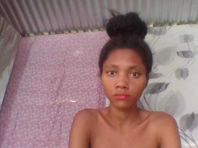 Monicaxa live cam on BongaCams