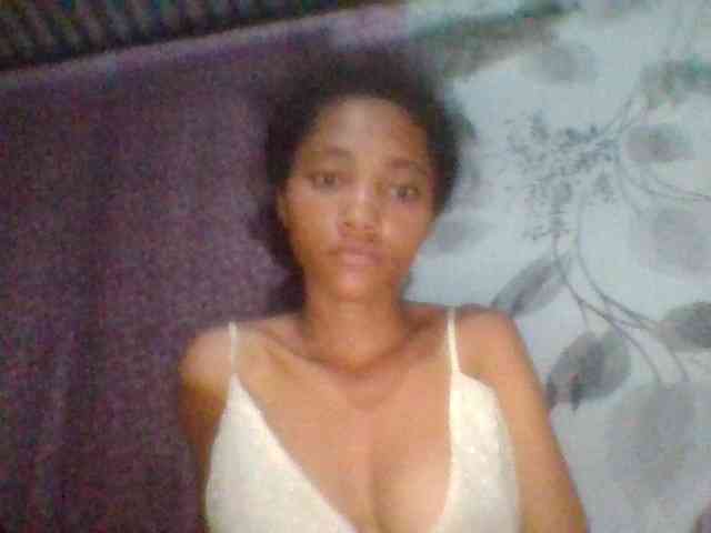Modèle: Monicaxa