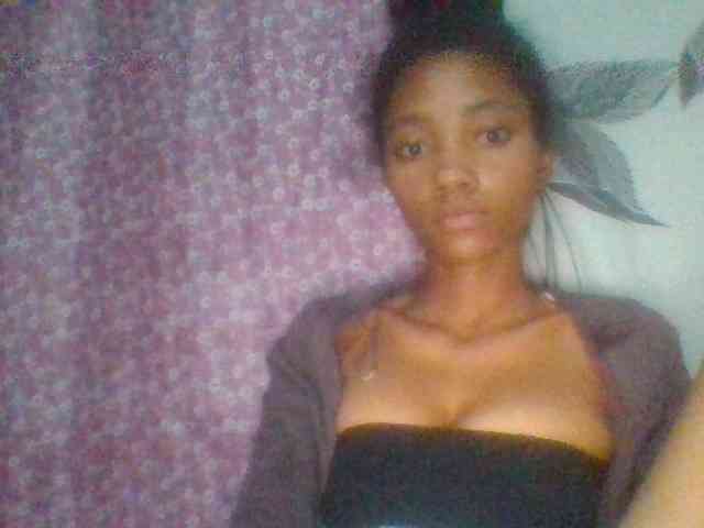 Modèle: Monicaxa