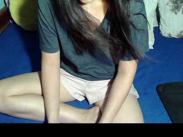 LizBeth23 webcam