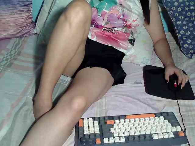 LizBeth23 webcam