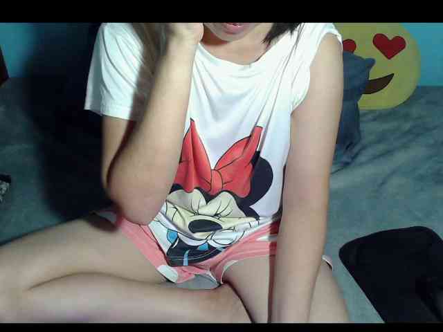 LizBeth23 webcam