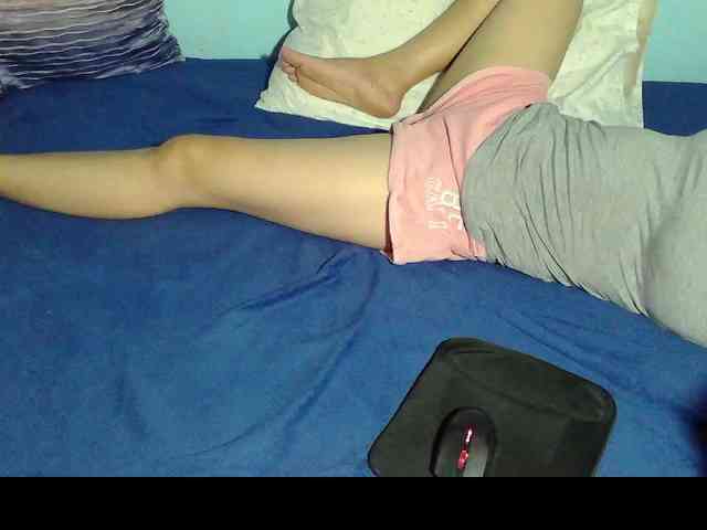 LizBeth23 webcam