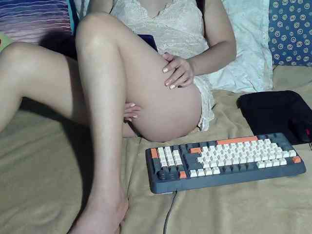 LizBeth23 webcam