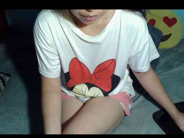 LizBeth23 webcam