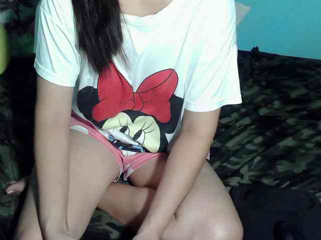 LizBeth23 webcam