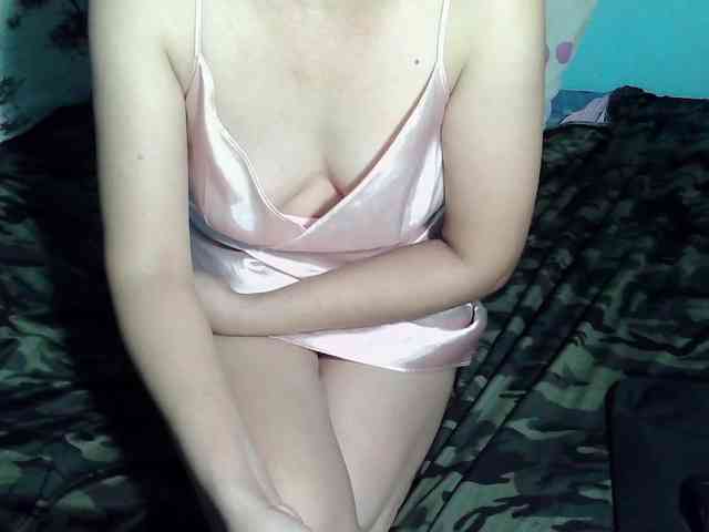 LizBeth23 webcam