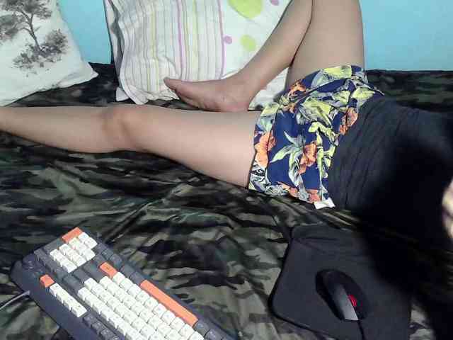 LizBeth23 webcam
